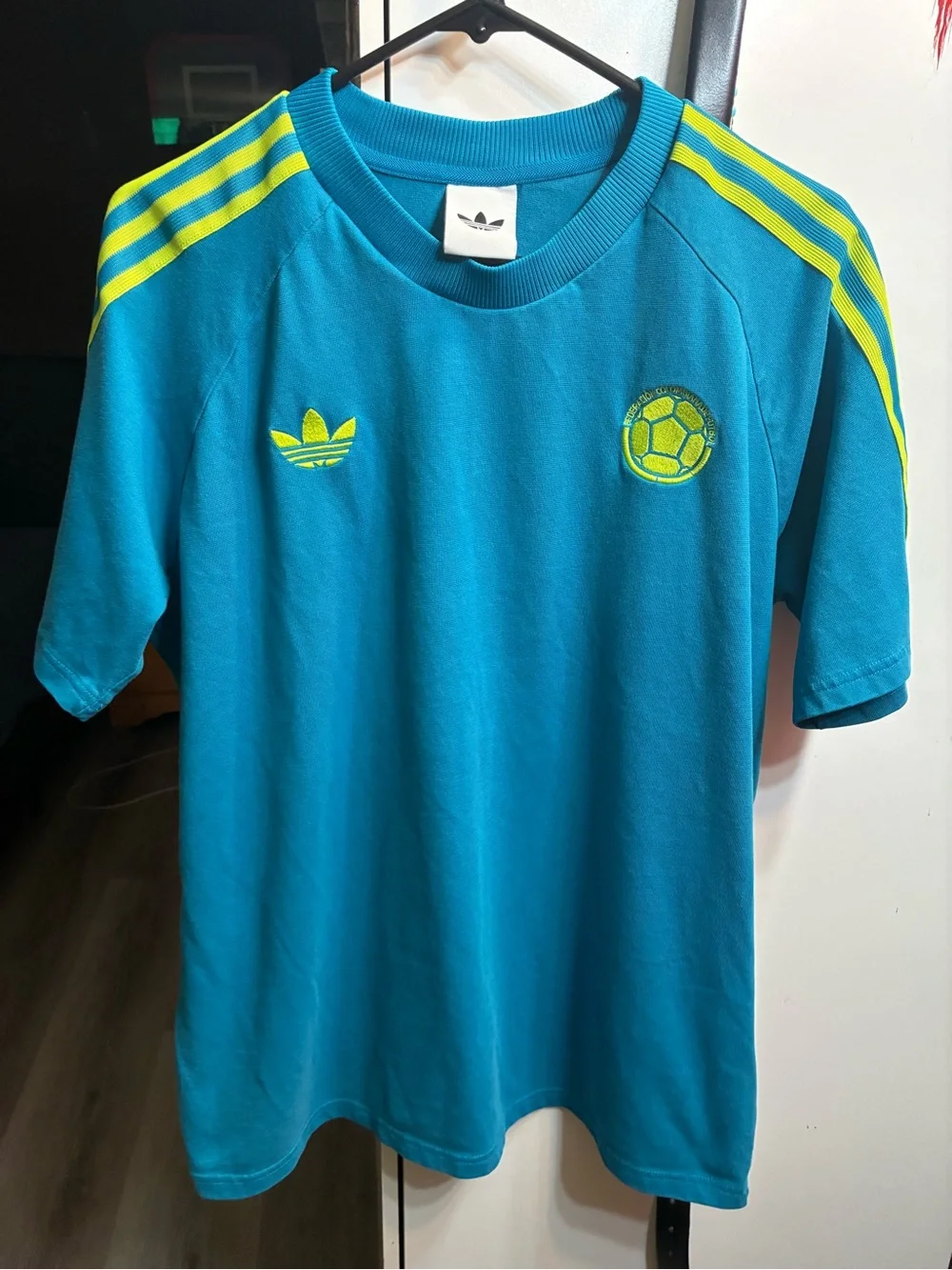 COLOMBIA ADIDAS ORIGINALS SHIRT SIZE XL